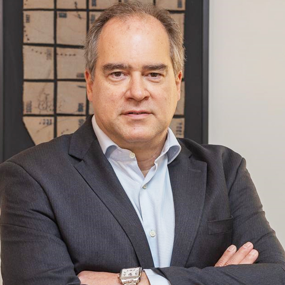 PROF. DR.  ROBERT MEVES